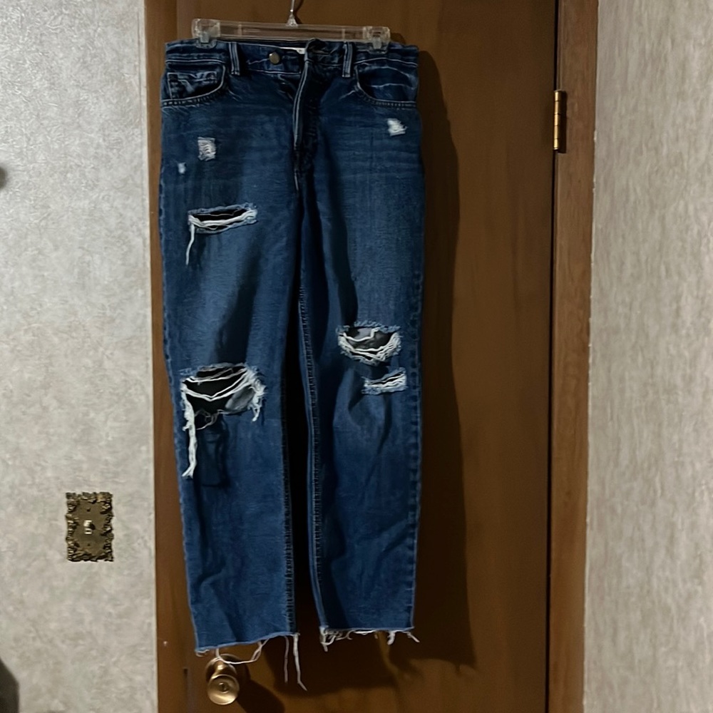 Sz 26 Super Cute Ripped Jeans from Forever 21